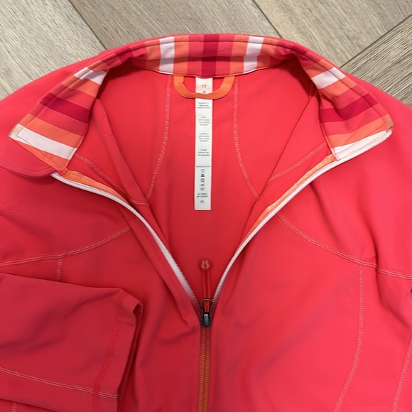 Lululemon coral jacket size 12 - Picture 10 of 11